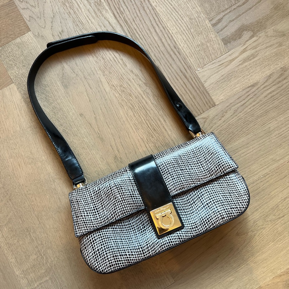 Ferragamo leather shoulder bag - Picture 3 of 6
